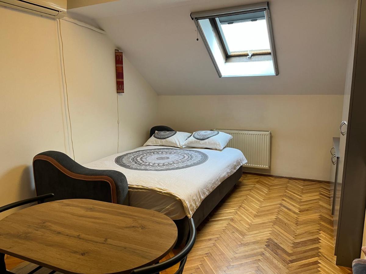 Studio In The Centre Of Novi Sad Appartement Buitenkant foto